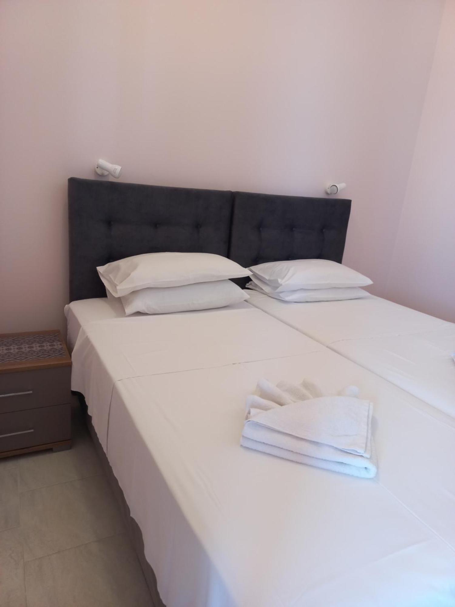 Porto-Fino Hotel Arillas  Bagian luar foto